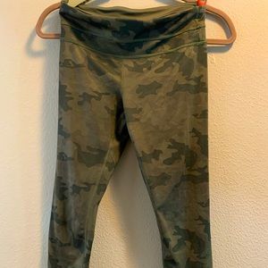 Lulu lemon camp Capri length running pants